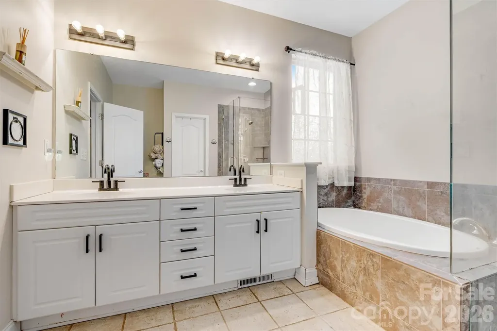 1915 Lynmore Drive Sherrills Ford NC 28673