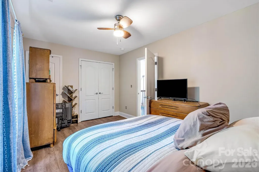1915 Lynmore Drive Sherrills Ford NC 28673