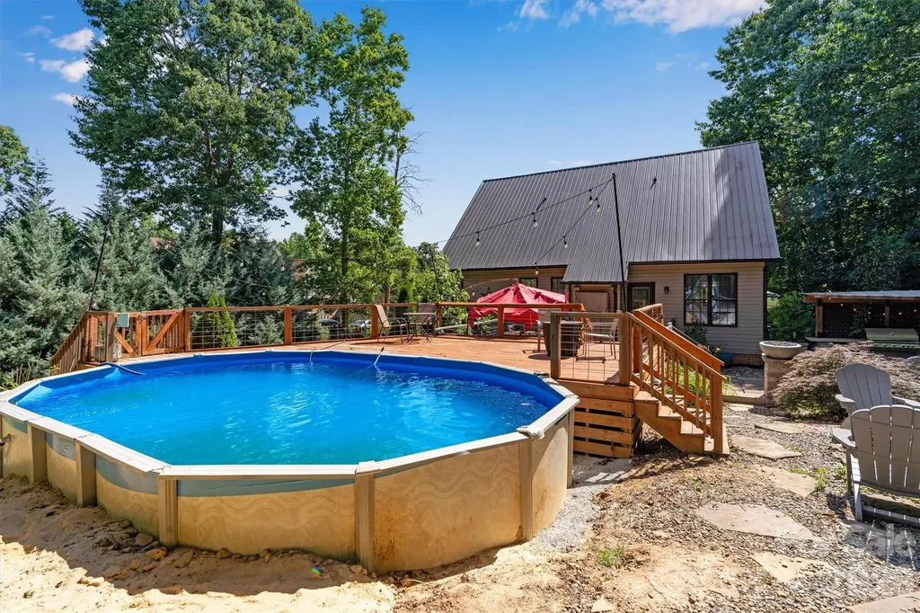 1915 Lynmore Drive Sherrills Ford NC 28673