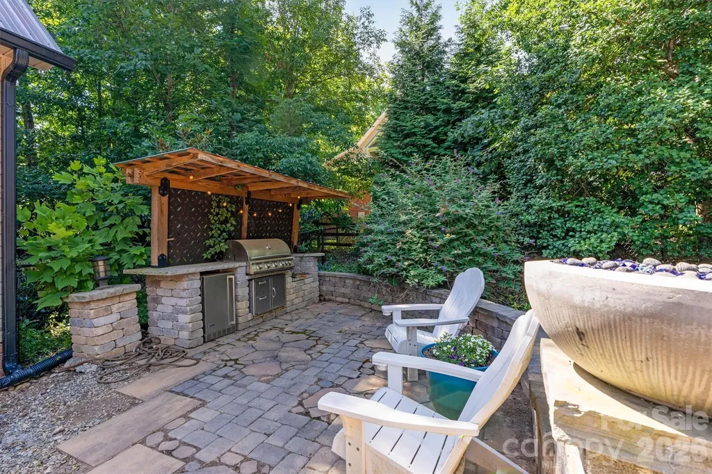 1915 Lynmore Drive Sherrills Ford NC 28673