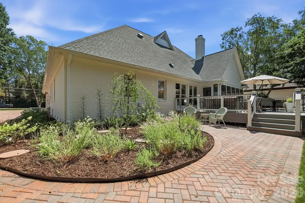 1136 Concord Road Davidson NC 28036