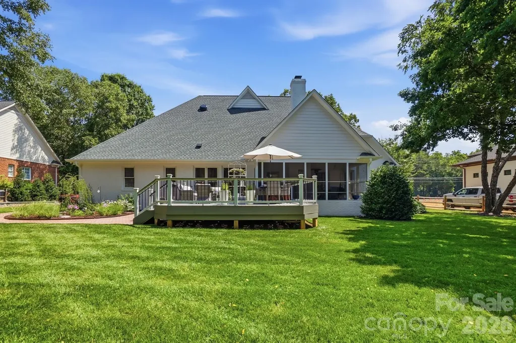 1136 Concord Road Davidson NC 28036