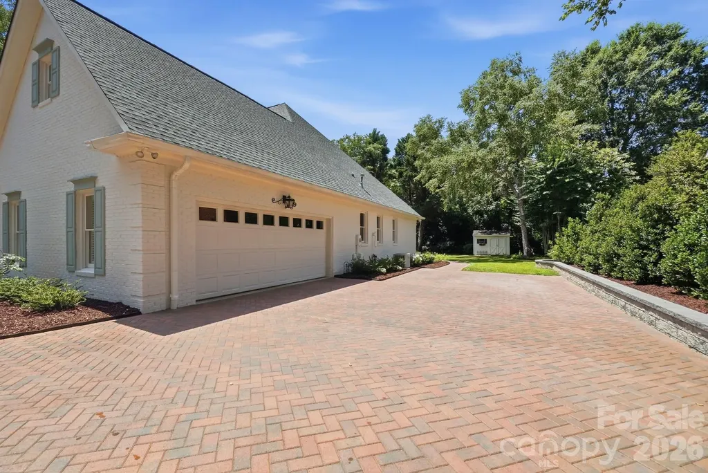 1136 Concord Road Davidson NC 28036
