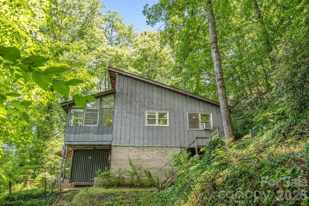 376 Stoney Brook Road Penrose NC 28766
