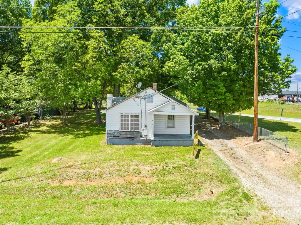 914 Wall Street Statesville NC 28677