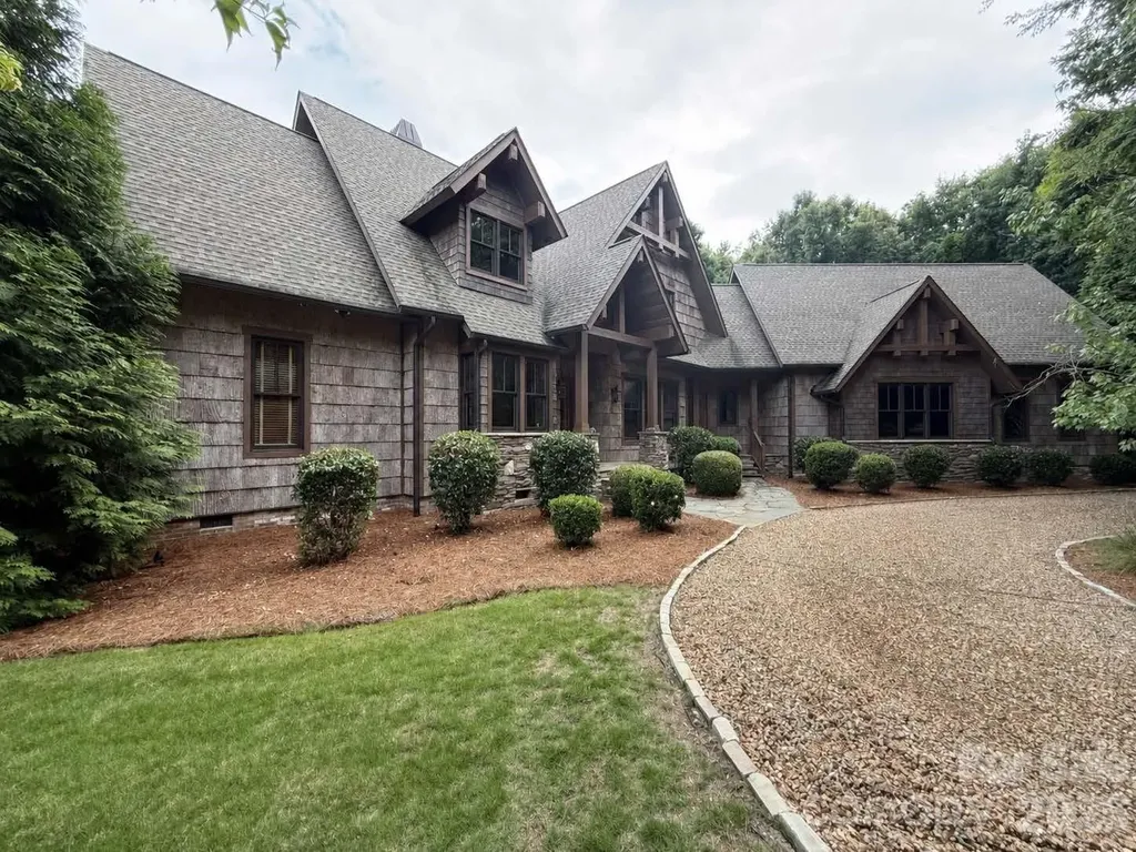 9208 Flying Eagle Lane Charlotte NC 28278