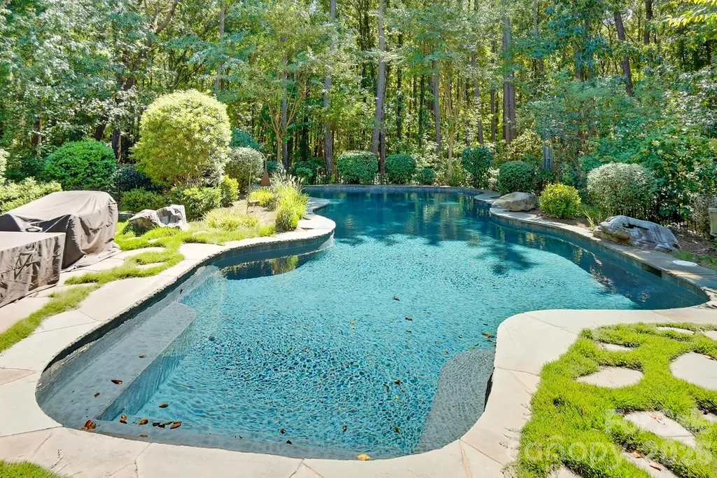 9208 Flying Eagle Lane Charlotte NC 28278