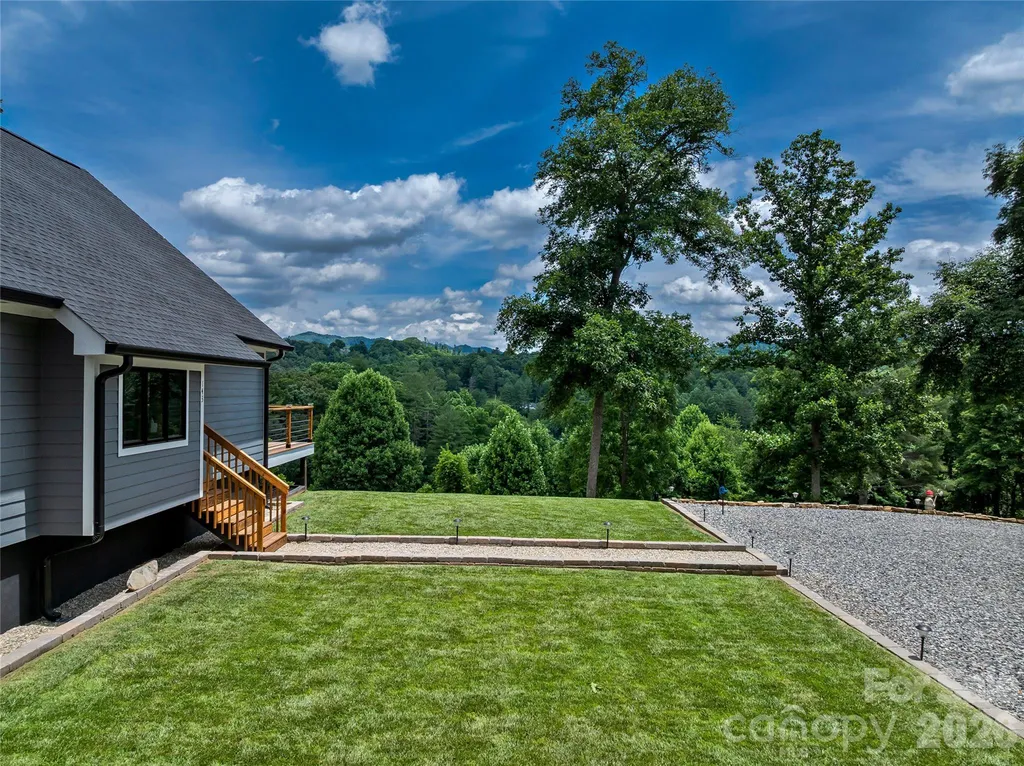 143 Fox Grape Hollow Road Mars Hill NC 28754