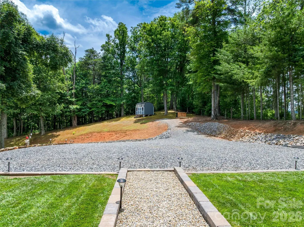 143 Fox Grape Hollow Road Mars Hill NC 28754