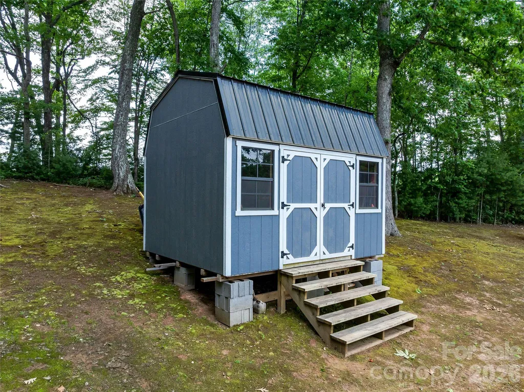 143 Fox Grape Hollow Road Mars Hill NC 28754
