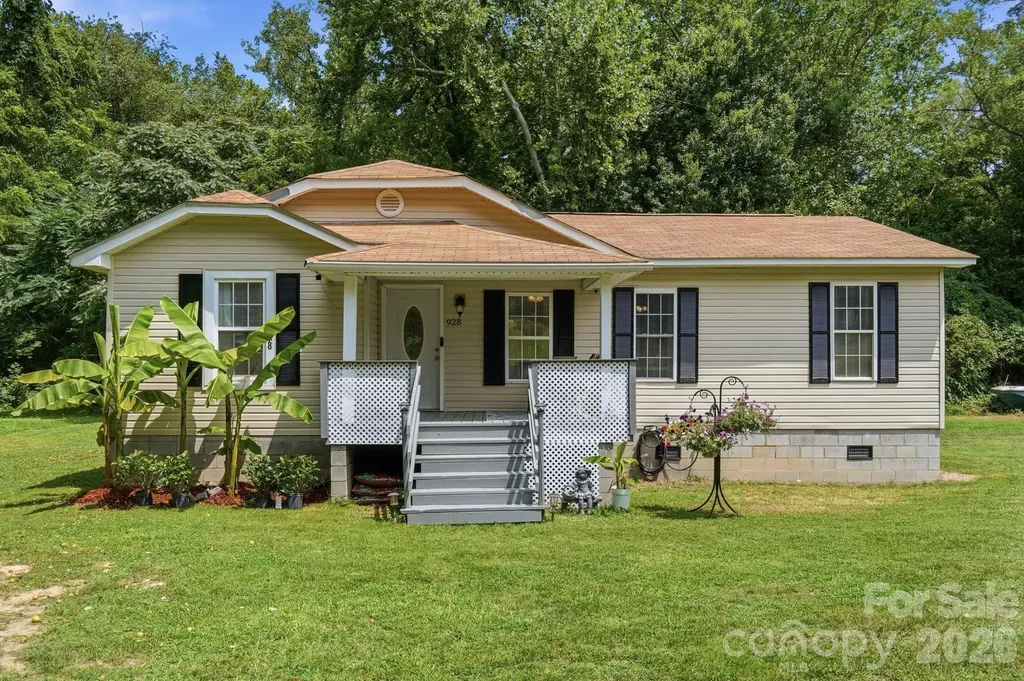 928 Oval Street Kannapolis NC 28081