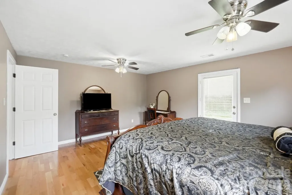 928 Oval Street Kannapolis NC 28081