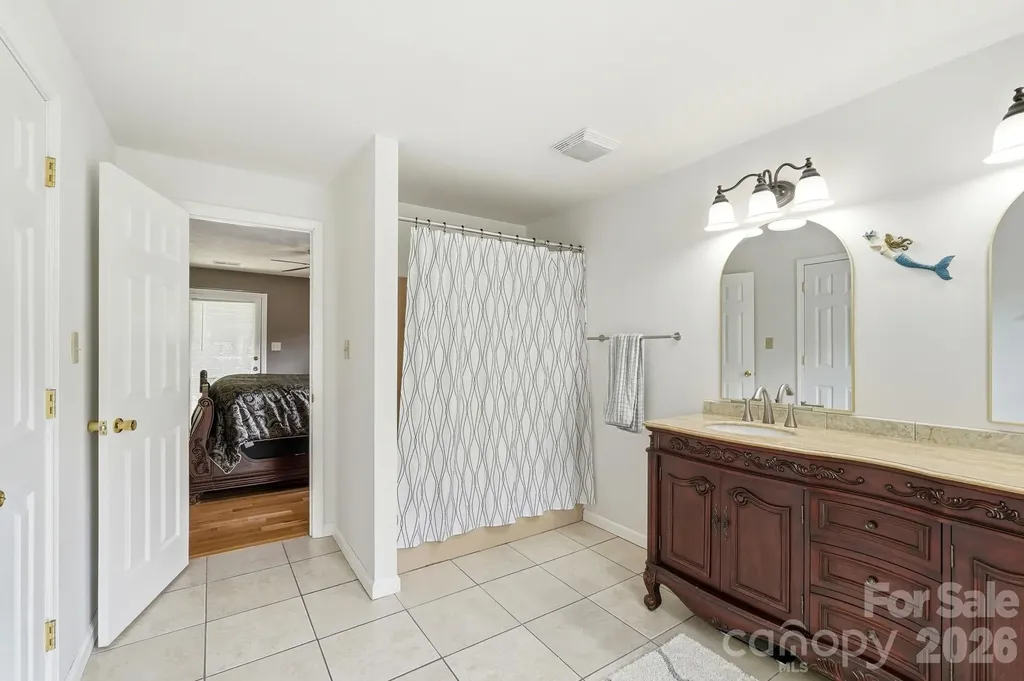 928 Oval Street Kannapolis NC 28081