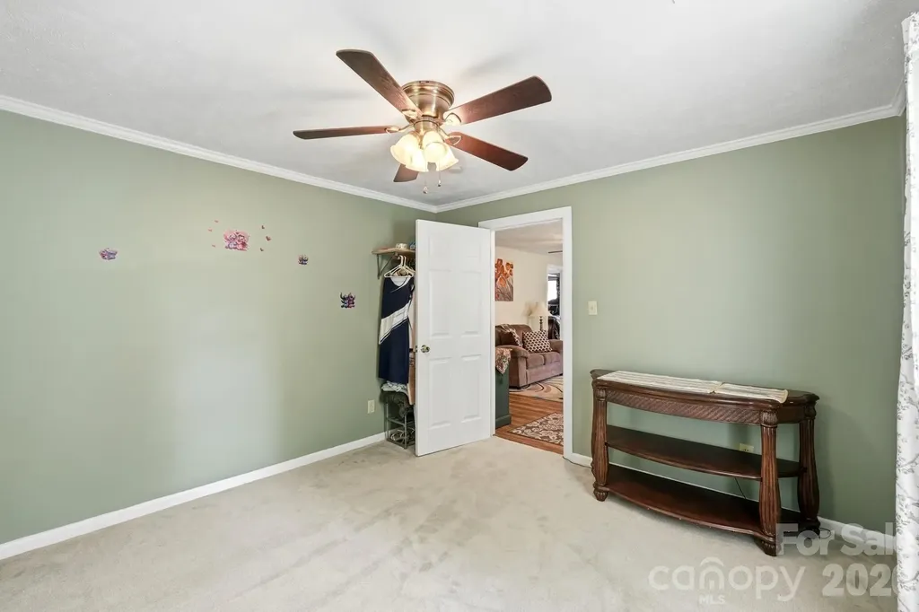 928 Oval Street Kannapolis NC 28081
