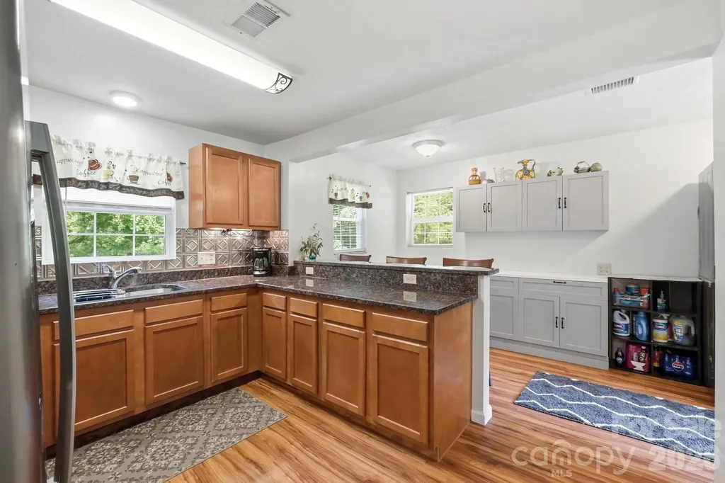928 Oval Street Kannapolis NC 28081