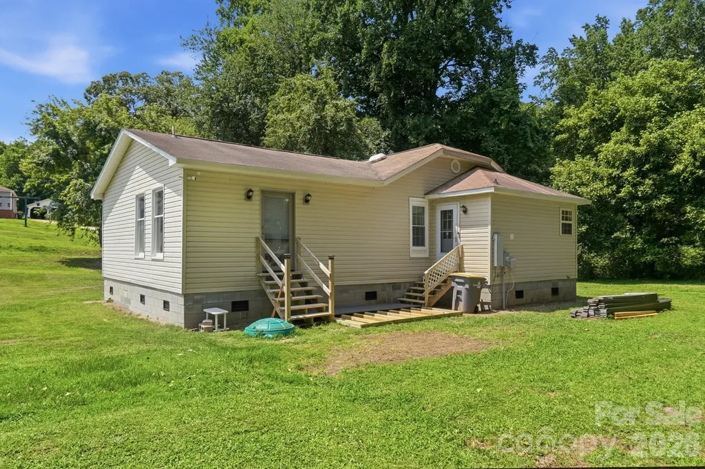 928 Oval Street Kannapolis NC 28081
