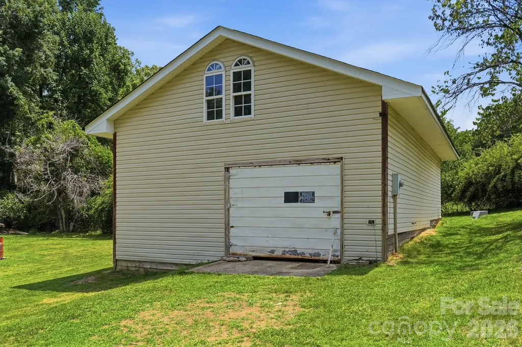 928 Oval Street Kannapolis NC 28081