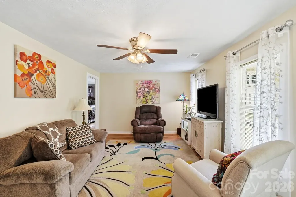 928 Oval Street Kannapolis NC 28081