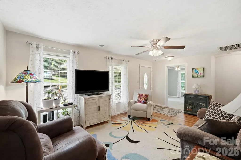 928 Oval Street Kannapolis NC 28081