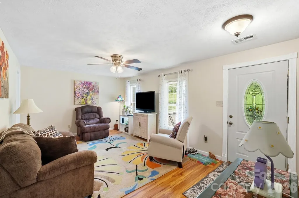 928 Oval Street Kannapolis NC 28081