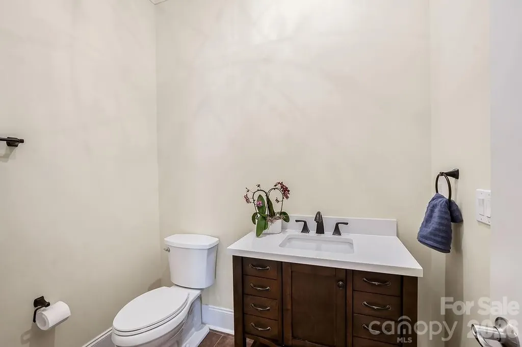 10022 Triple Oak Road Charlotte NC 28277