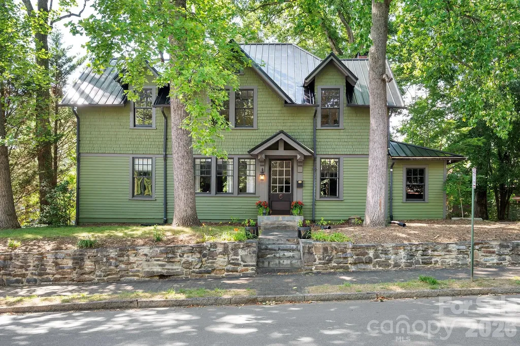 11 Cullowhee Street Asheville NC 28801