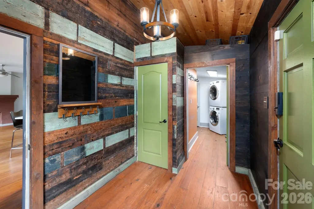 11 Cullowhee Street Asheville NC 28801