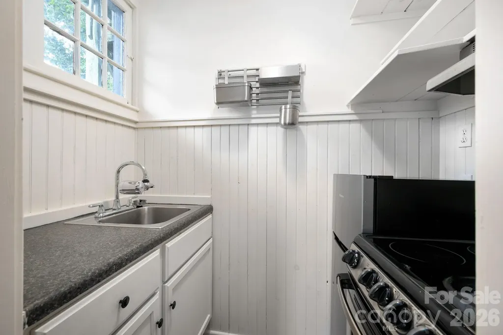 11 Cullowhee Street Asheville NC 28801