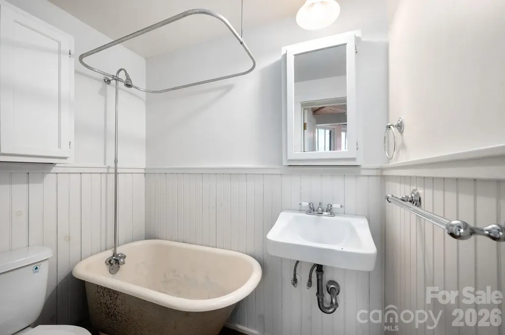 11 Cullowhee Street Asheville NC 28801