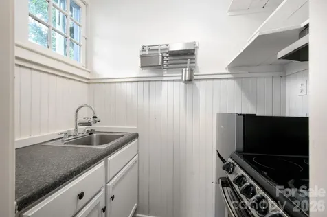 11 Cullowhee Street Asheville NC 28801