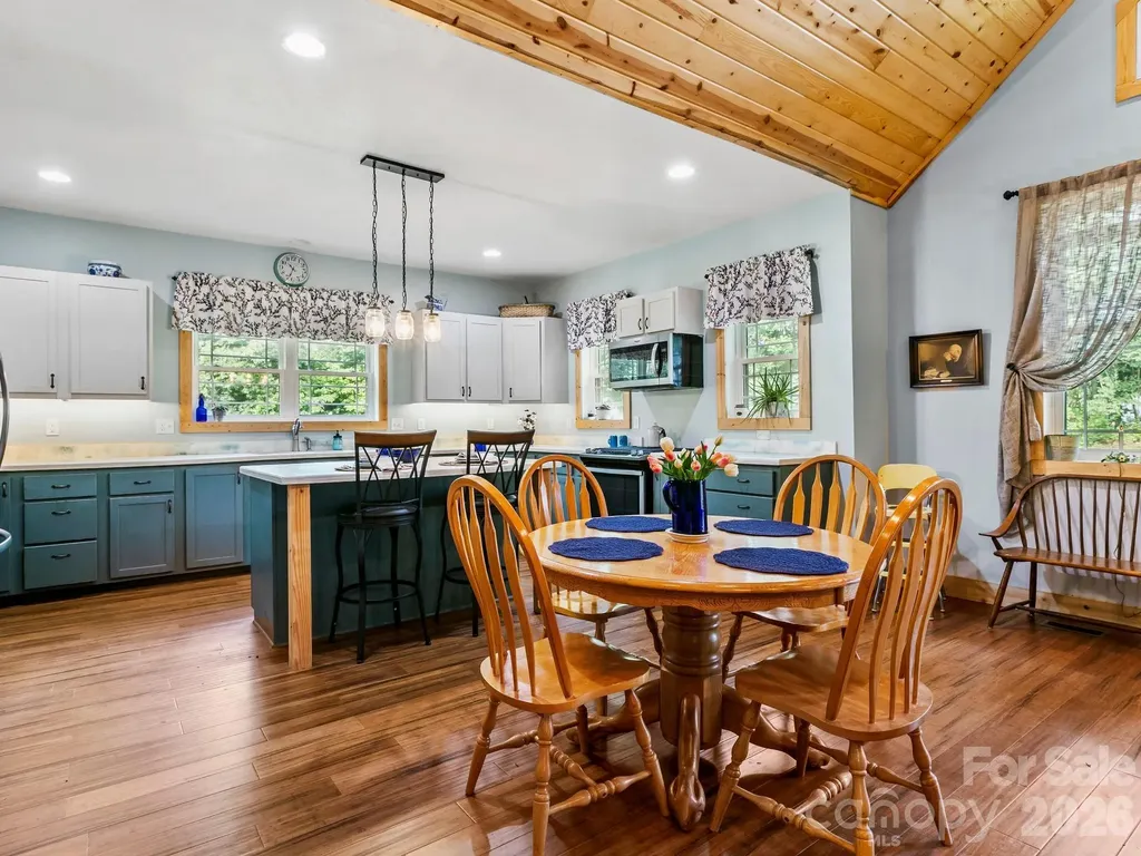 116 W Hiawatha Court Asheville NC 28806