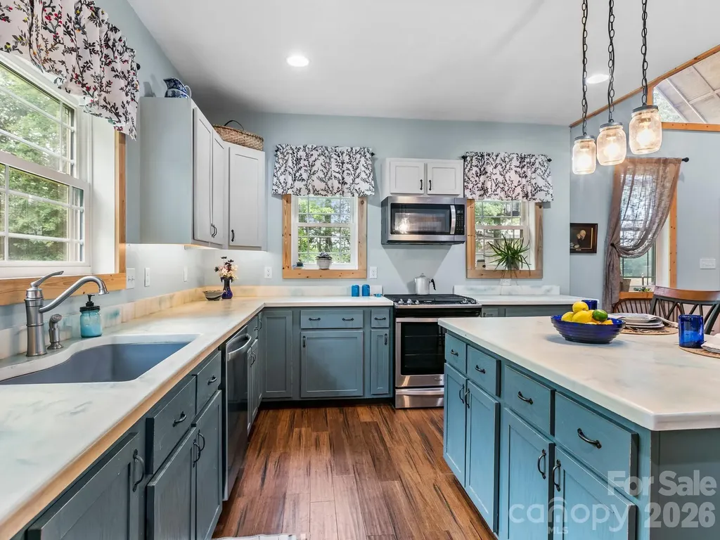 116 W Hiawatha Court Asheville NC 28806