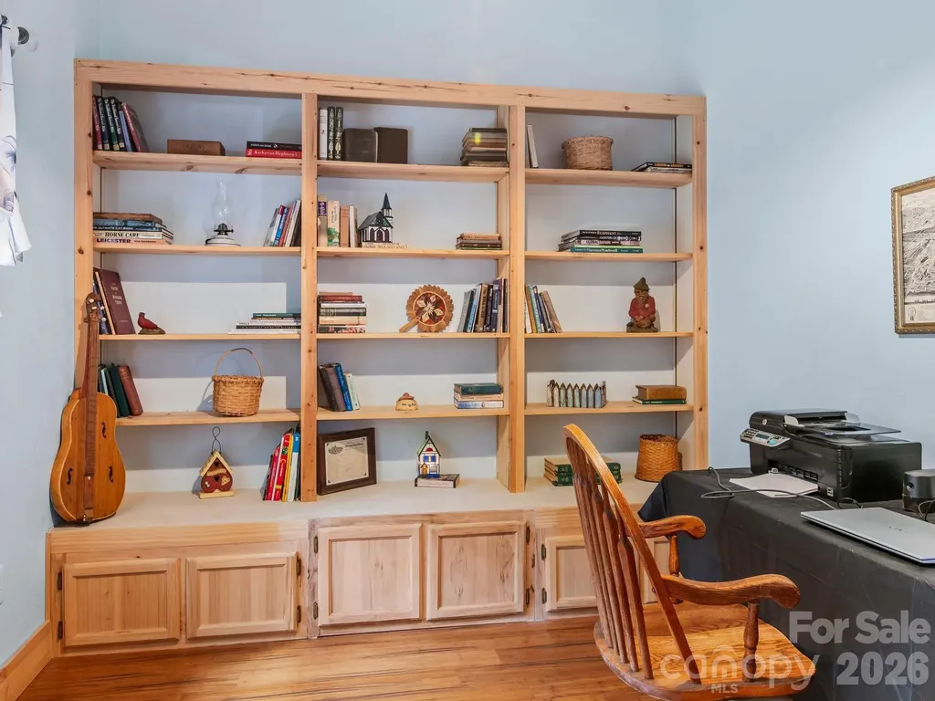 116 W Hiawatha Court Asheville NC 28806
