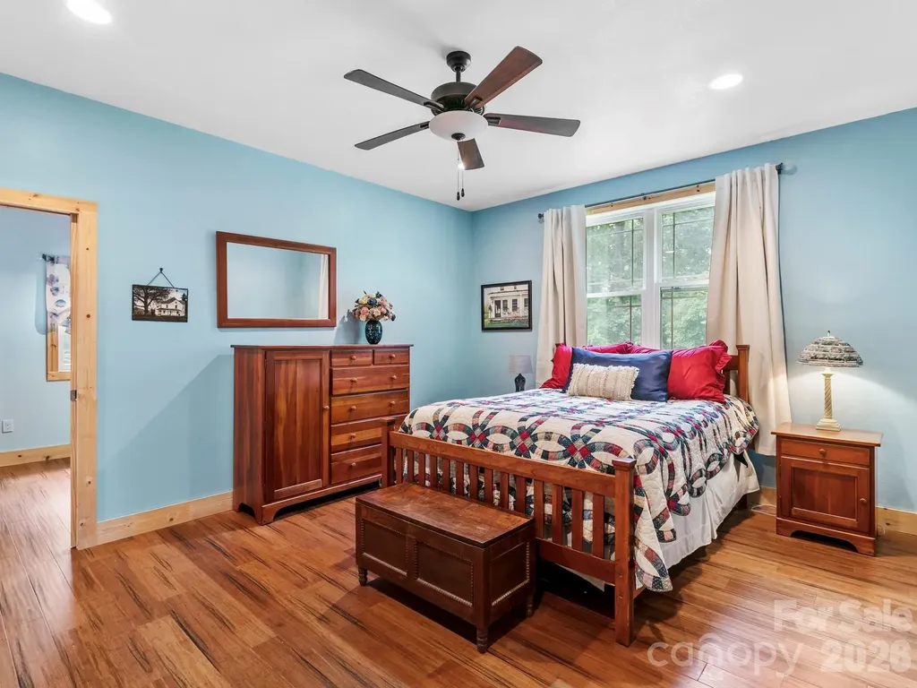 116 W Hiawatha Court Asheville NC 28806