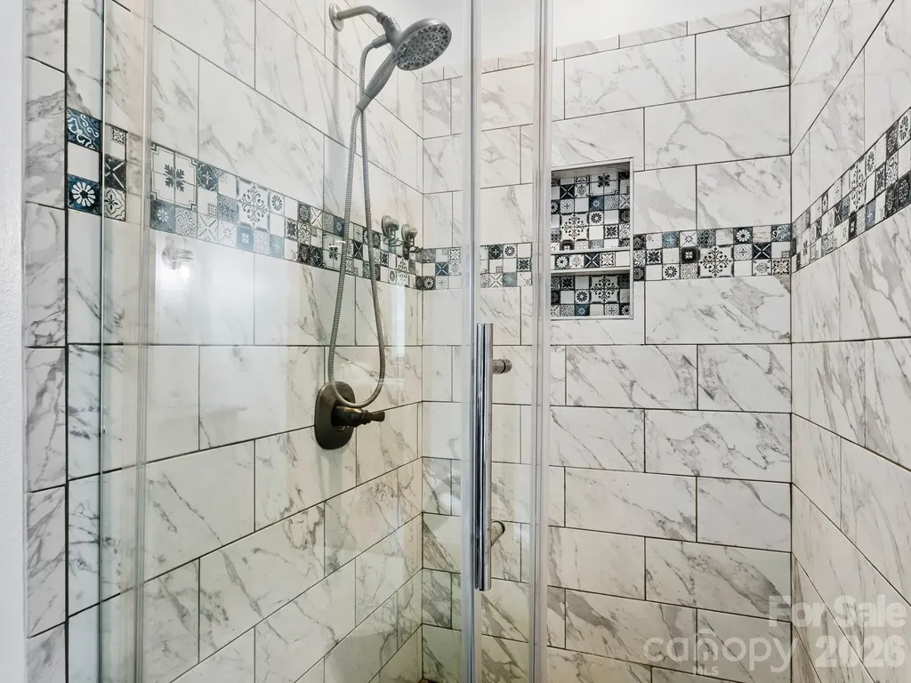 116 W Hiawatha Court Asheville NC 28806