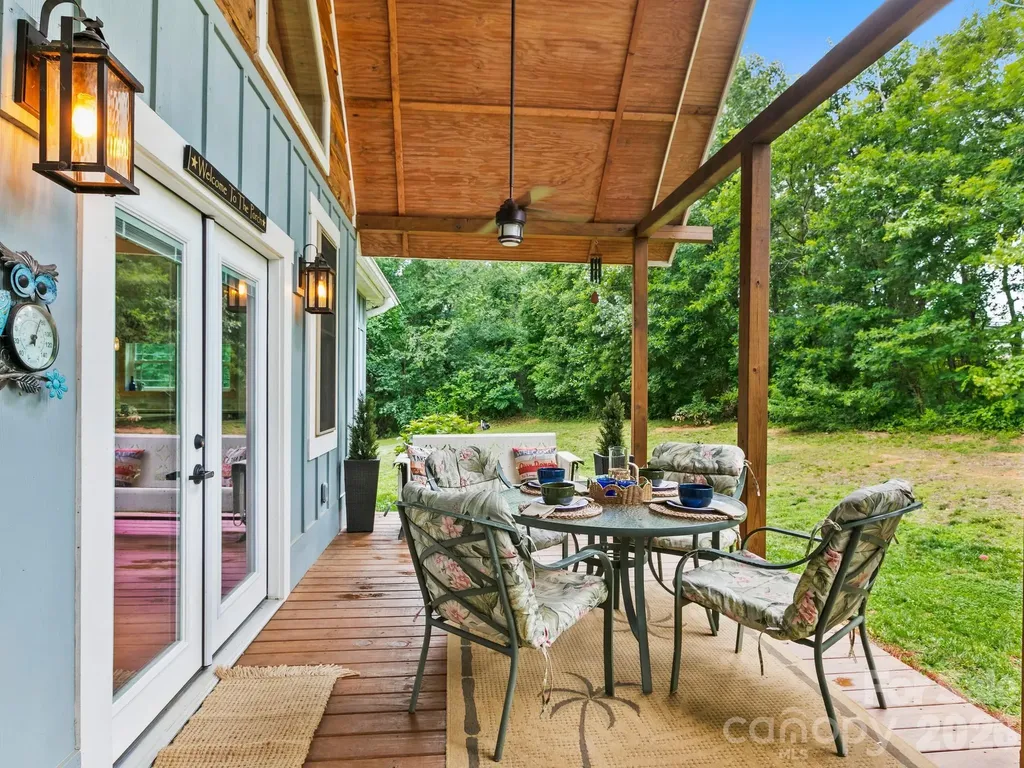 116 W Hiawatha Court Asheville NC 28806