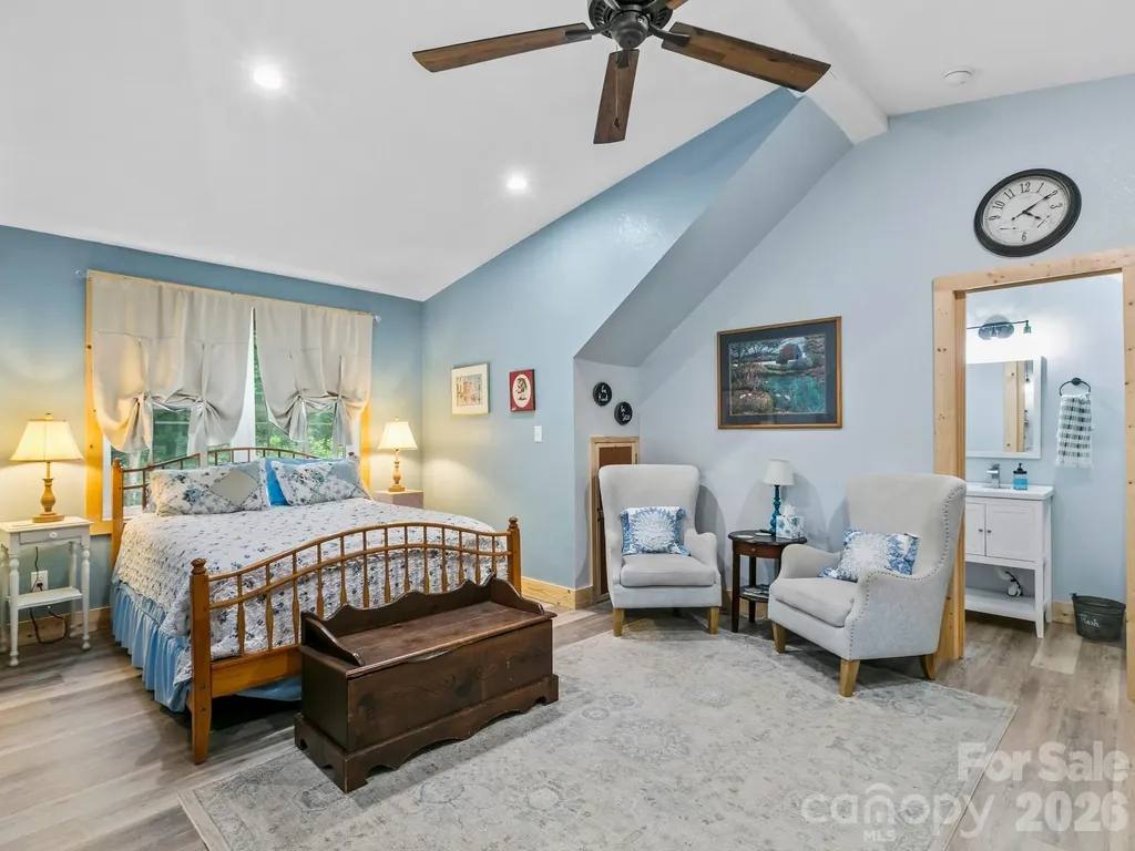 116 W Hiawatha Court Asheville NC 28806