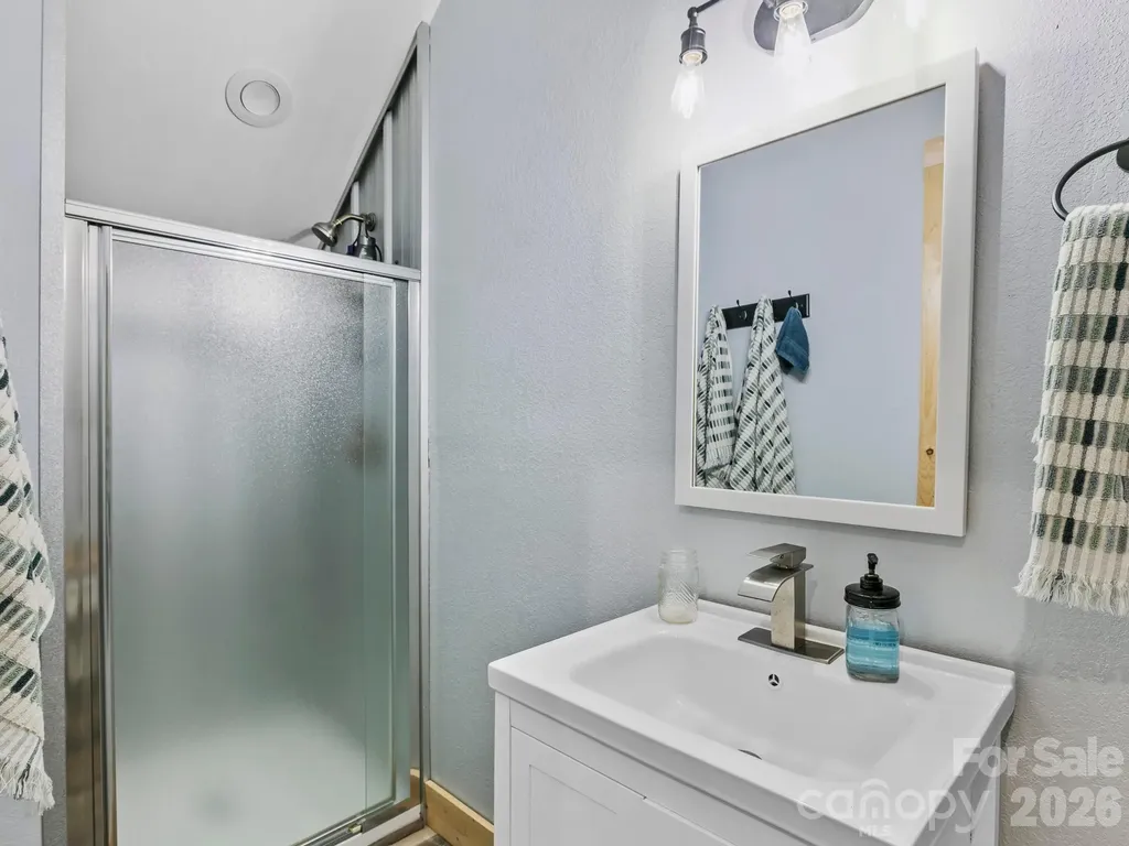 116 W Hiawatha Court Asheville NC 28806