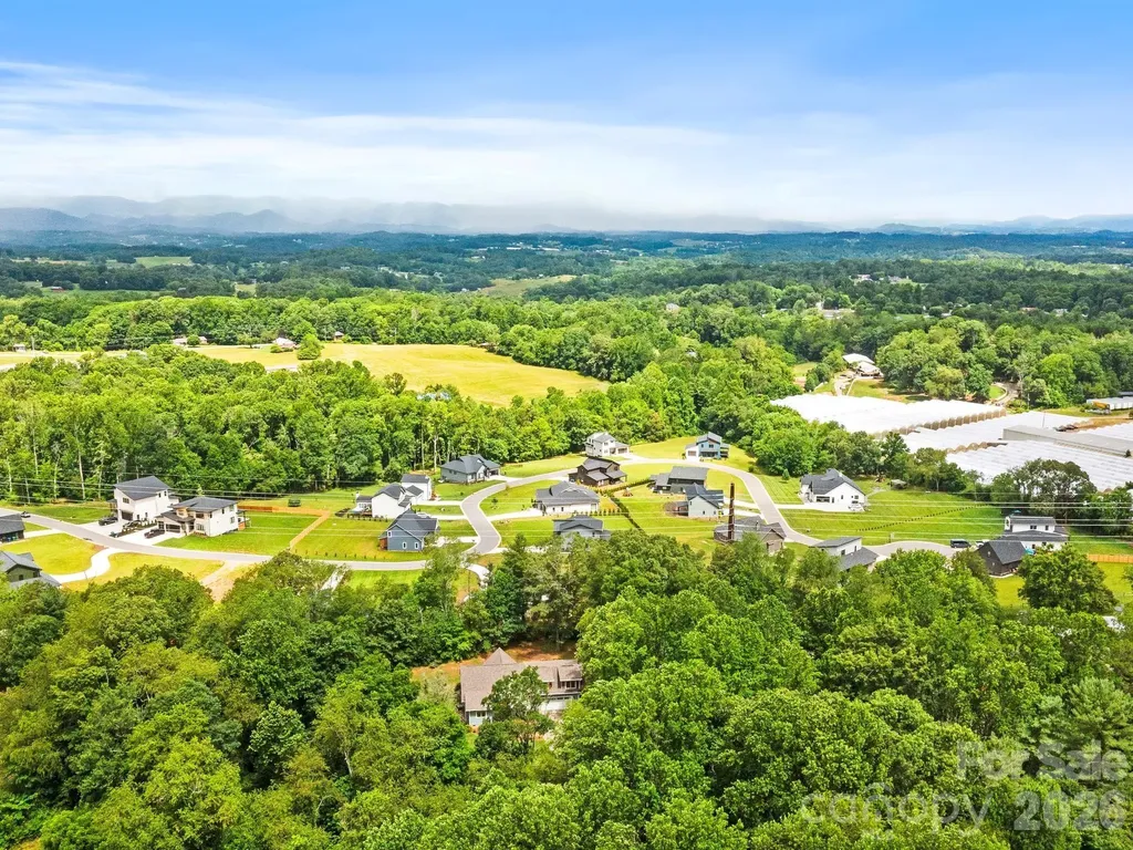 116 W Hiawatha Court Asheville NC 28806