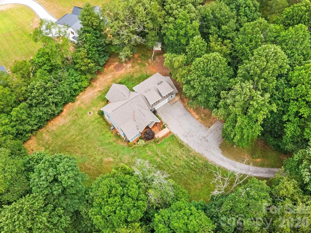 116 W Hiawatha Court Asheville NC 28806
