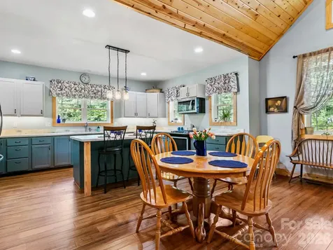 116 W Hiawatha Court Asheville NC 28806