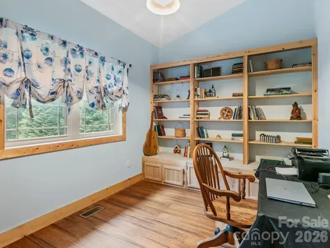 116 W Hiawatha Court Asheville NC 28806