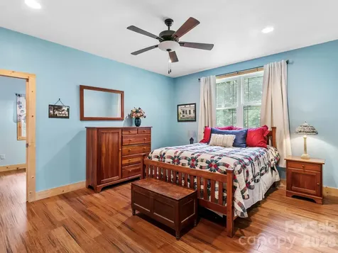 116 W Hiawatha Court Asheville NC 28806