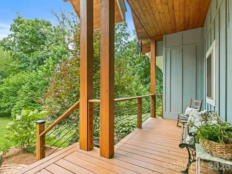 116 W Hiawatha Court Asheville NC 28806