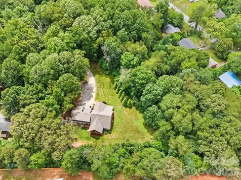 116 W Hiawatha Court Asheville NC 28806