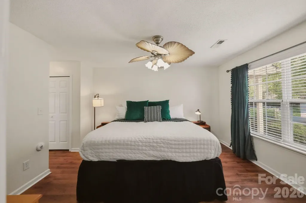 12446 Hennigan Place Lane Charlotte NC 28214