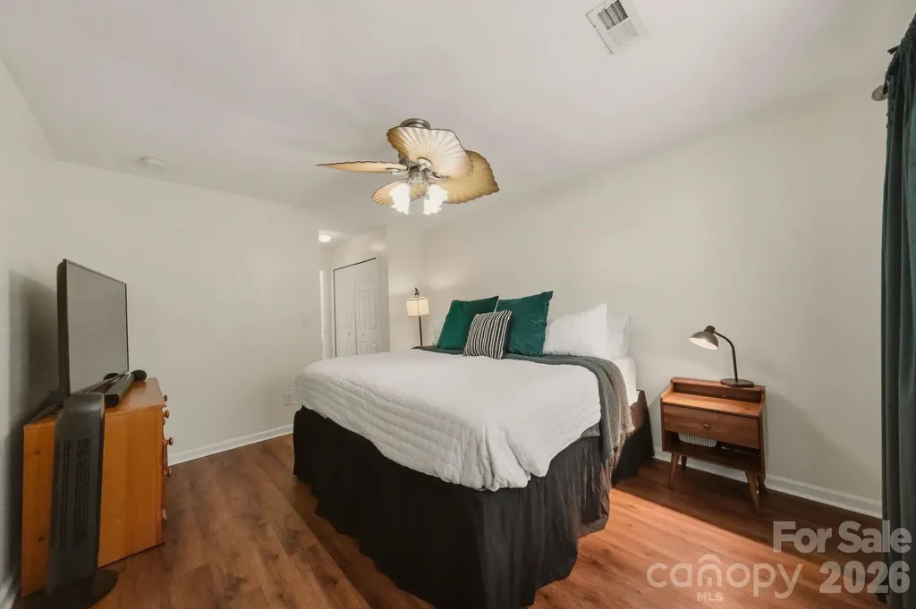 12446 Hennigan Place Lane Charlotte NC 28214