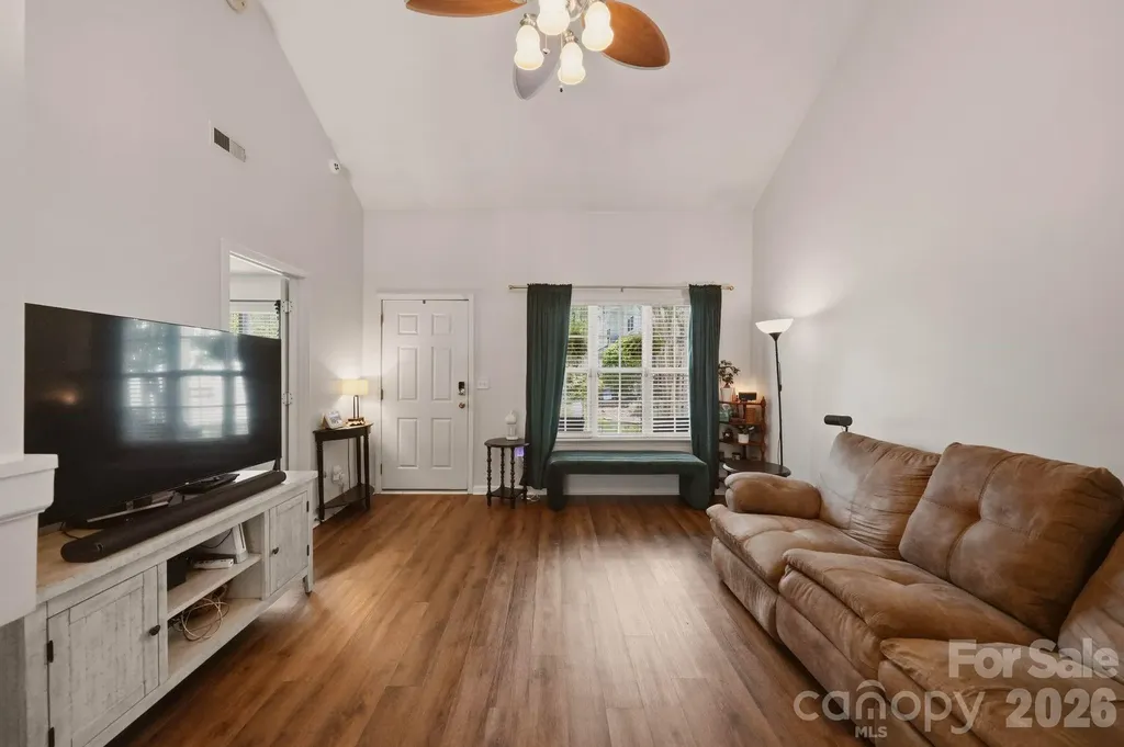 12446 Hennigan Place Lane Charlotte NC 28214