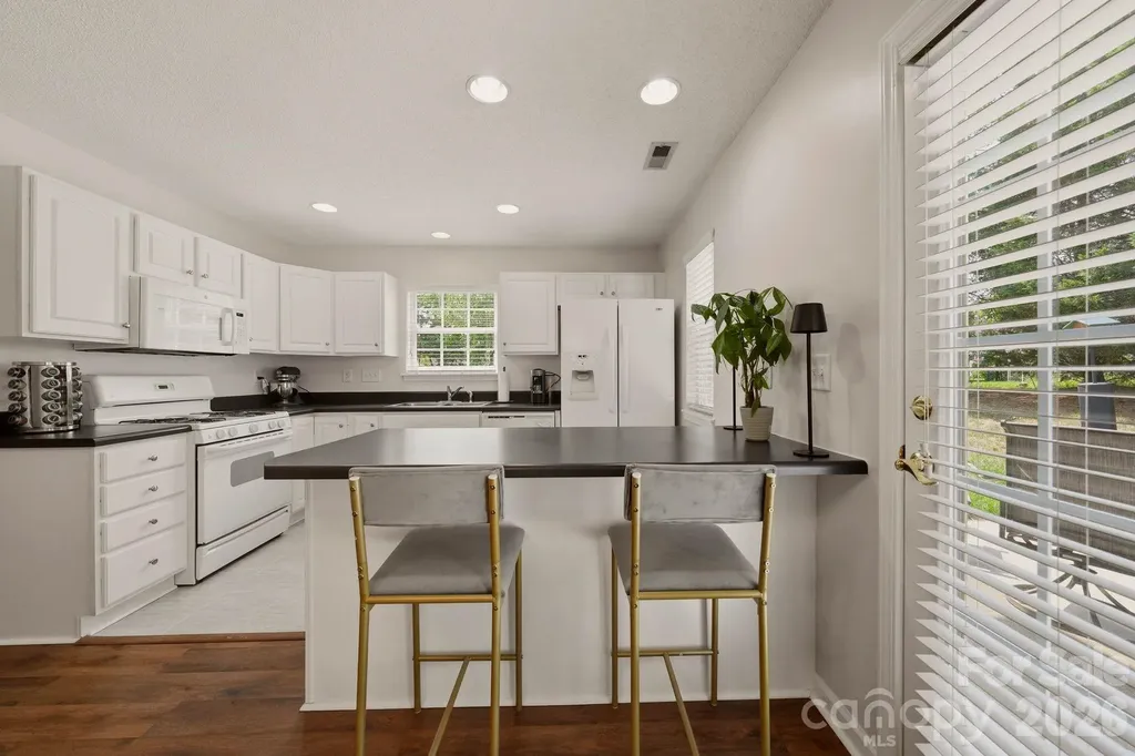 12446 Hennigan Place Lane Charlotte NC 28214