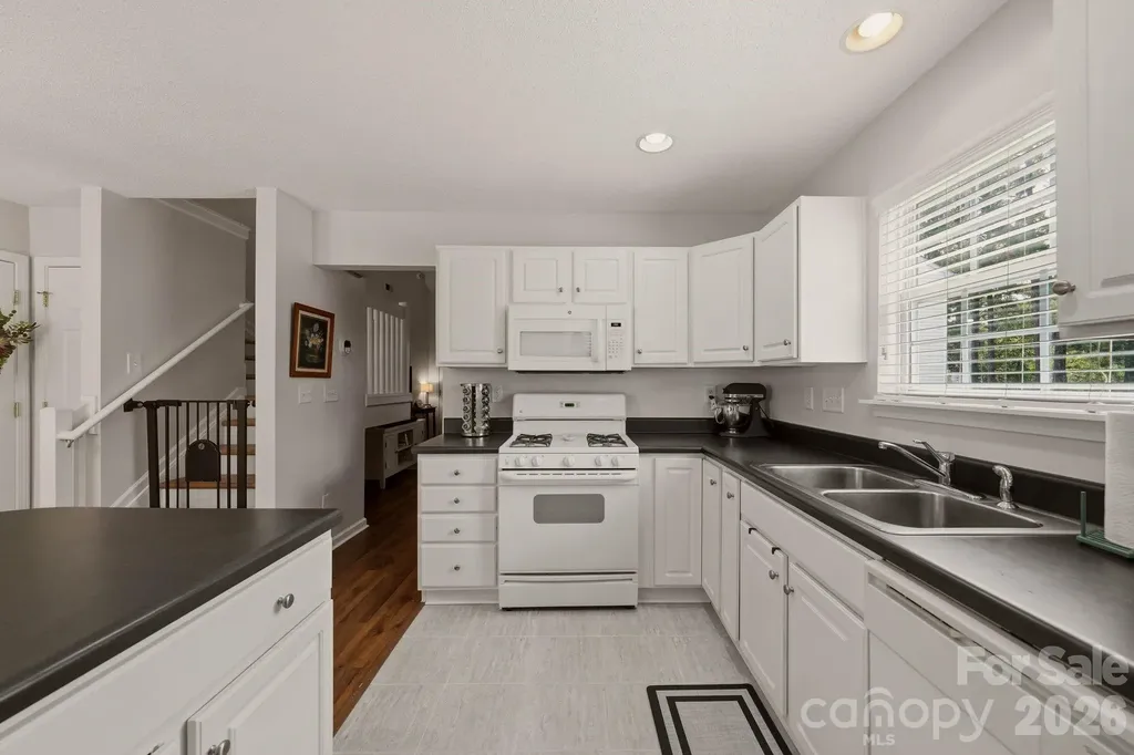 12446 Hennigan Place Lane Charlotte NC 28214